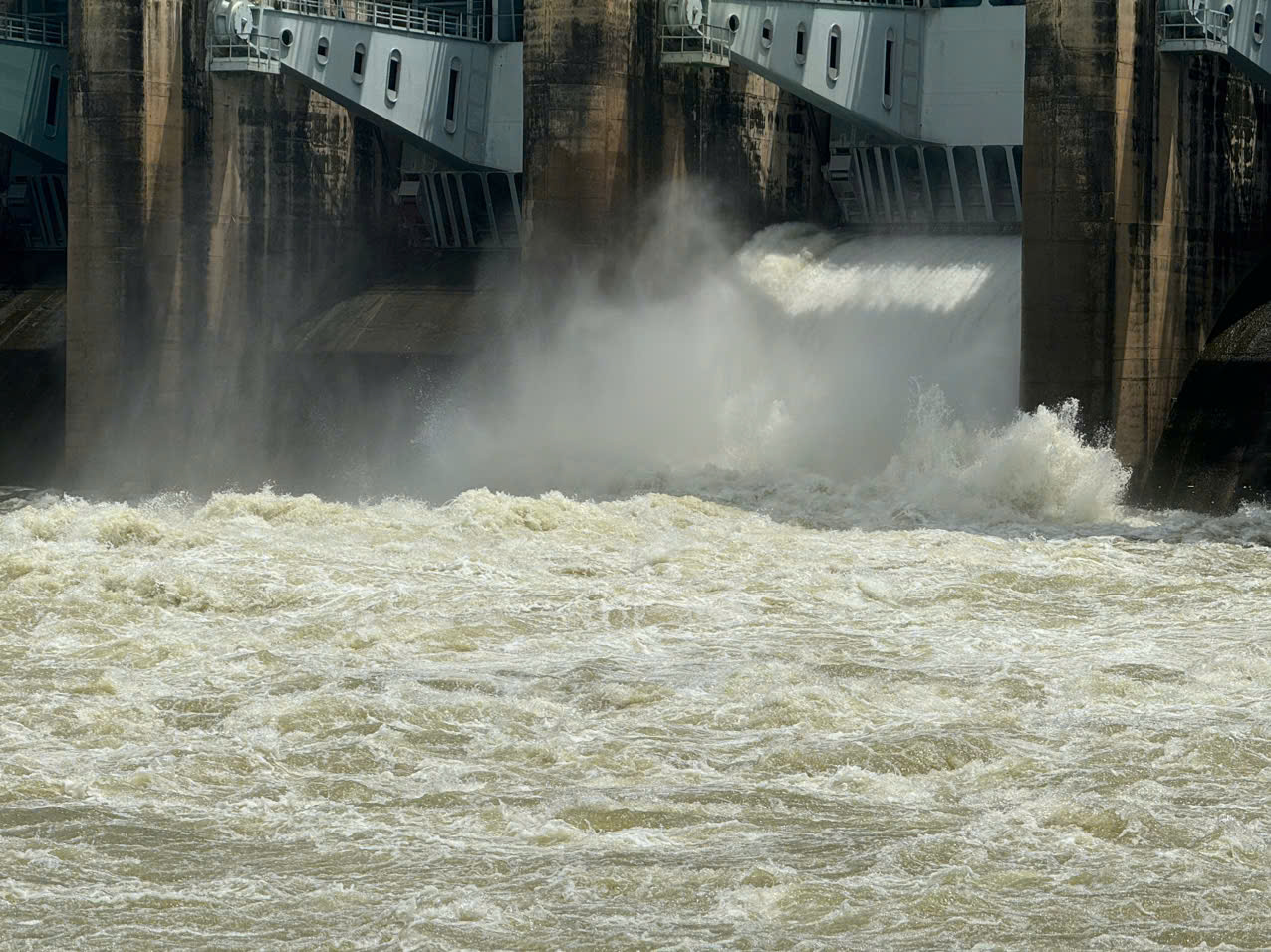 Hồ thủy điện Trị An tăng xả lũ gấp đ&ocirc;i v&agrave;o ng&agrave;y mai- Ảnh 1.