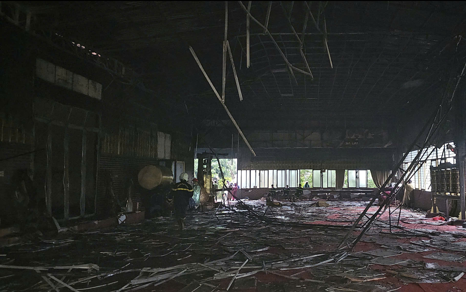 Ch&aacute;y ch&ugrave;a Vạn Phật ở Gia Lai: Phật tử lo lắng tro cốt gửi ch&ugrave;a bị x&aacute;o trộn- Ảnh 1.