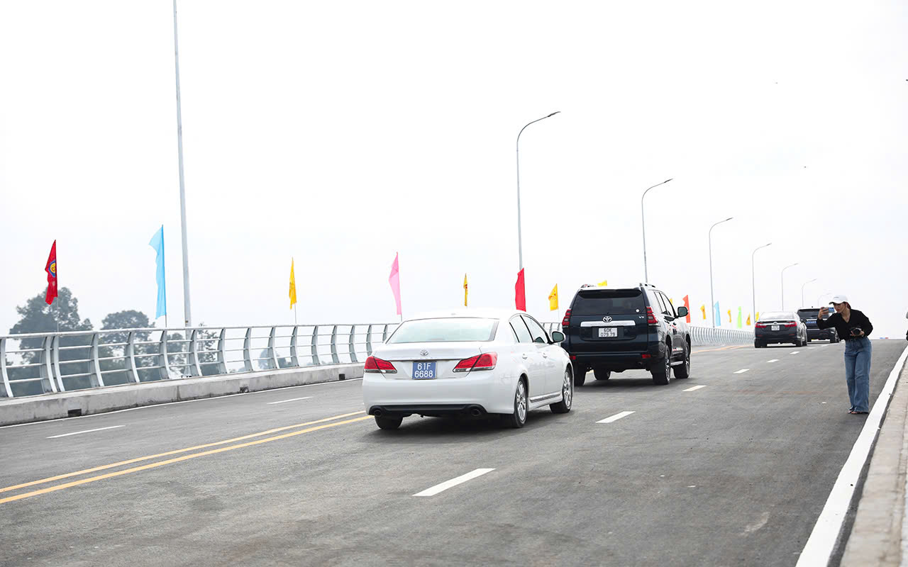 Kh&aacute;nh th&agrave;nh cầu Bạch Đằng 2 nối hai tỉnh B&igrave;nh Dương v&agrave; Đồng Nai- Ảnh 2.