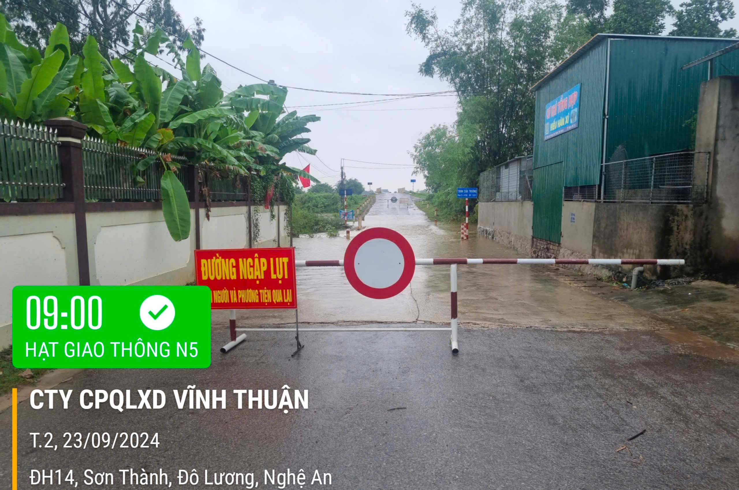 Nhiều tuyến đường ở Nghệ An vẫn bị chia cắt do sạt lở- Ảnh 6.