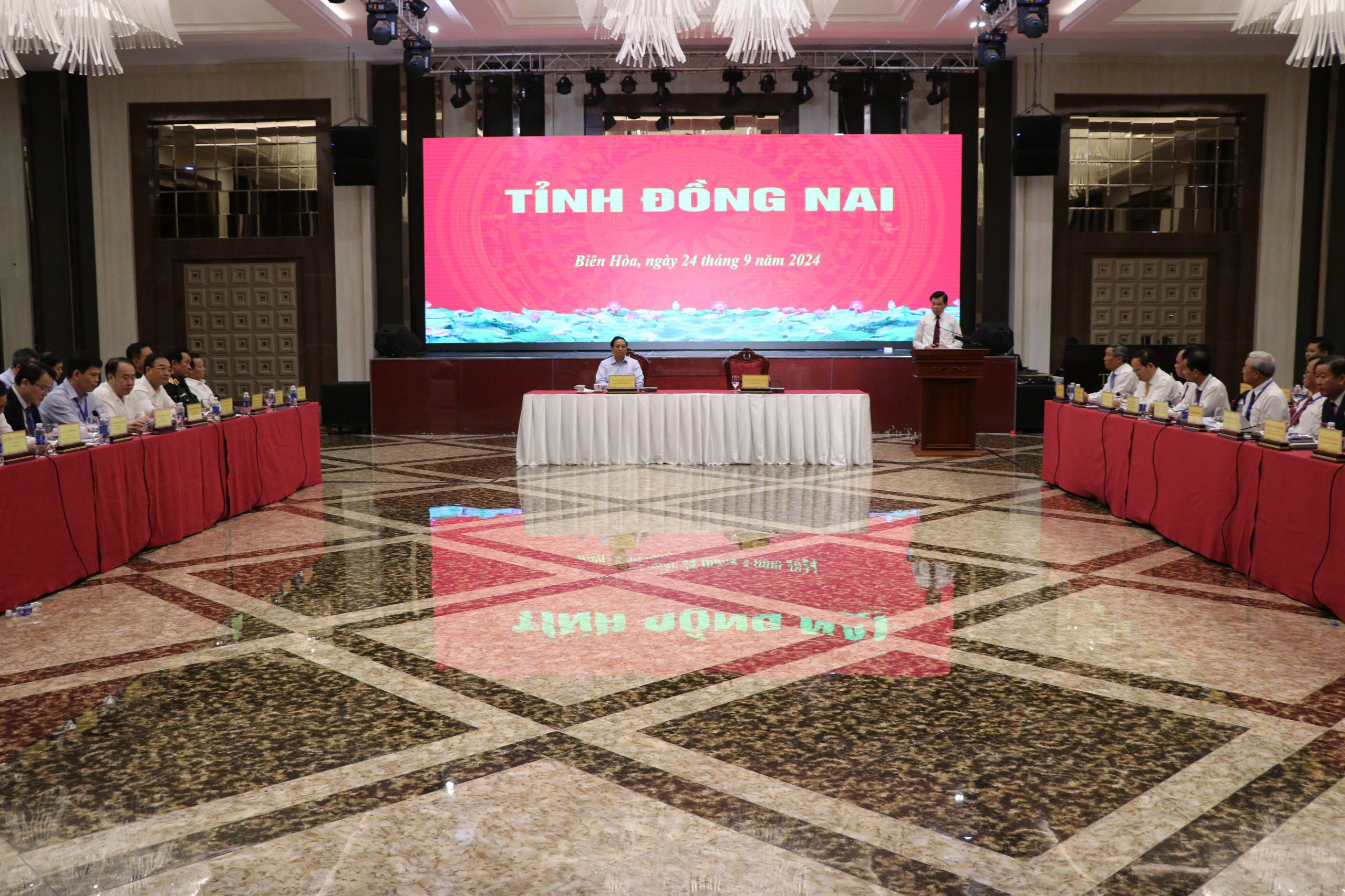 Thủ tướng: Đồng Nai phải khai th&aacute;c hiệu quả 2 s&acirc;n bay v&agrave; c&aacute;c dự &aacute;n giao th&ocirc;ng trọng điểm- Ảnh 3.