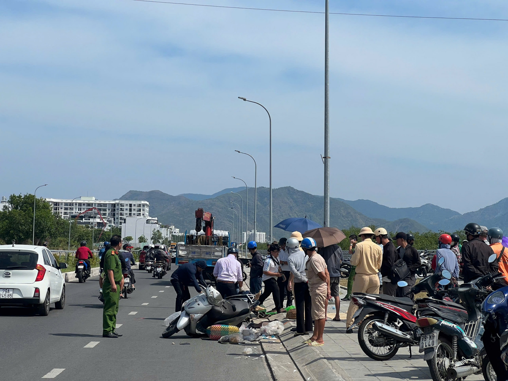 Kh&aacute;nh H&ograve;a: &Aacute;ch tắc, mất an to&agrave;n giao th&ocirc;ng tại n&uacute;t giao cửa ng&otilde; TP Nha Trang- Ảnh 1.