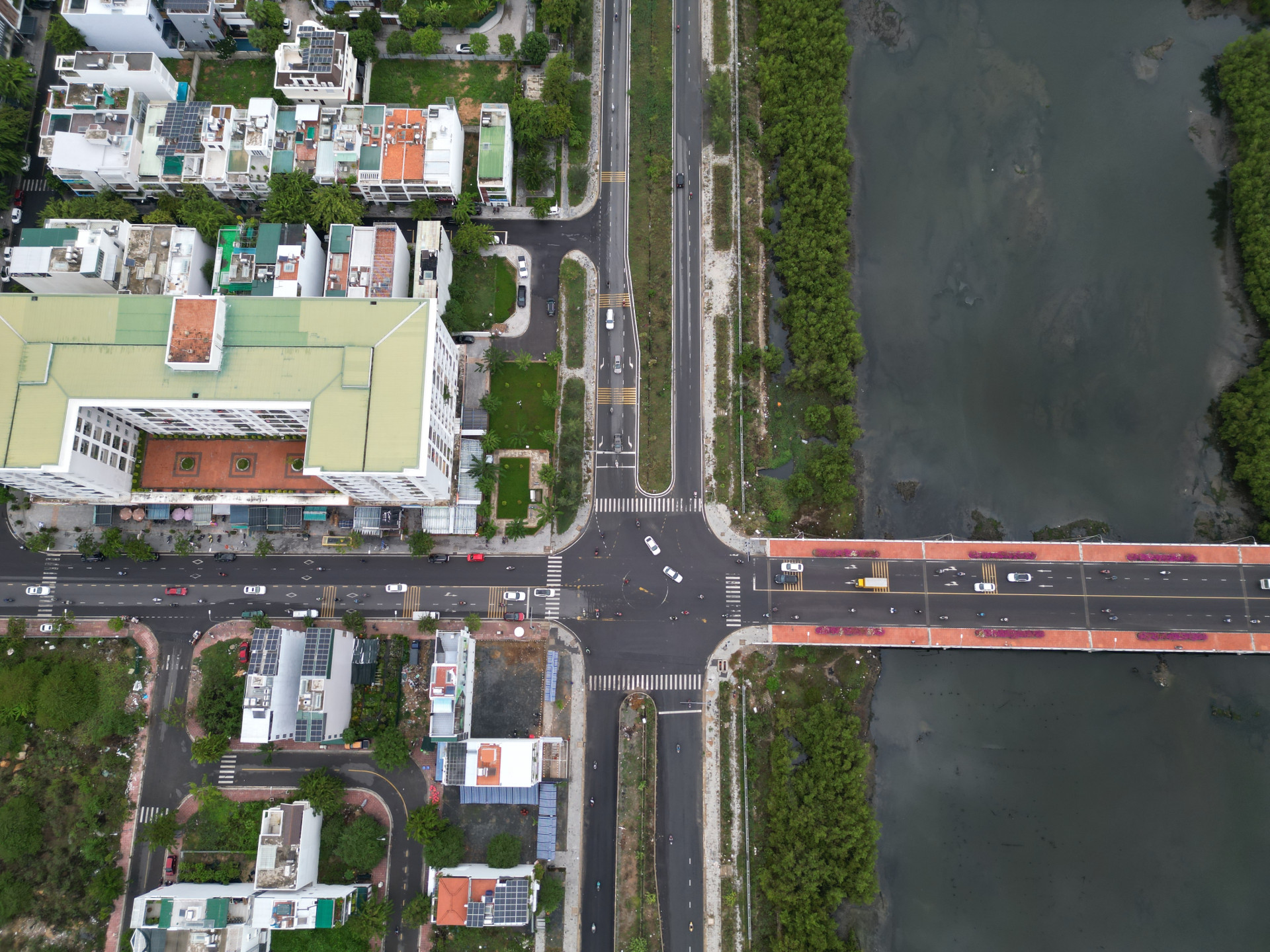 Kh&aacute;nh H&ograve;a: &Aacute;ch tắc, mất an to&agrave;n giao th&ocirc;ng tại n&uacute;t giao cửa ng&otilde; TP Nha Trang- Ảnh 3.