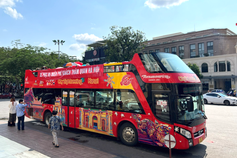 Tạo hành lang pháp lý, quản chặt xe ô tô 2 tầng chở khách du lịch- Ảnh 1. Tạo hành lang pháp lý, quản chặt xe ô tô 2 tầng chở khách du lịch- Ảnh 1.