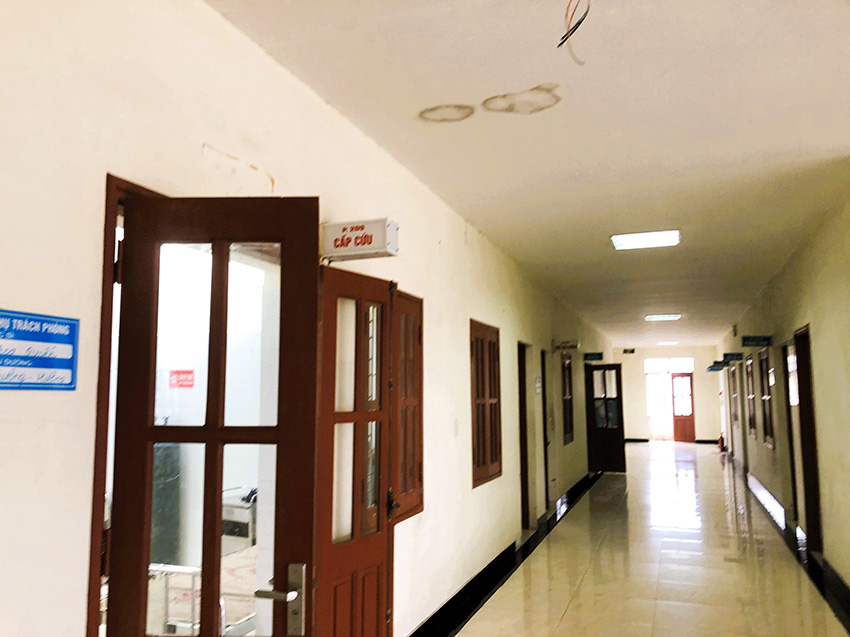 Ch&aacute;u nhập viện cấp cứu sau tai nạn, ch&uacute; lao v&agrave;o h&agrave;nh hung b&aacute;c sĩ- Ảnh 1.