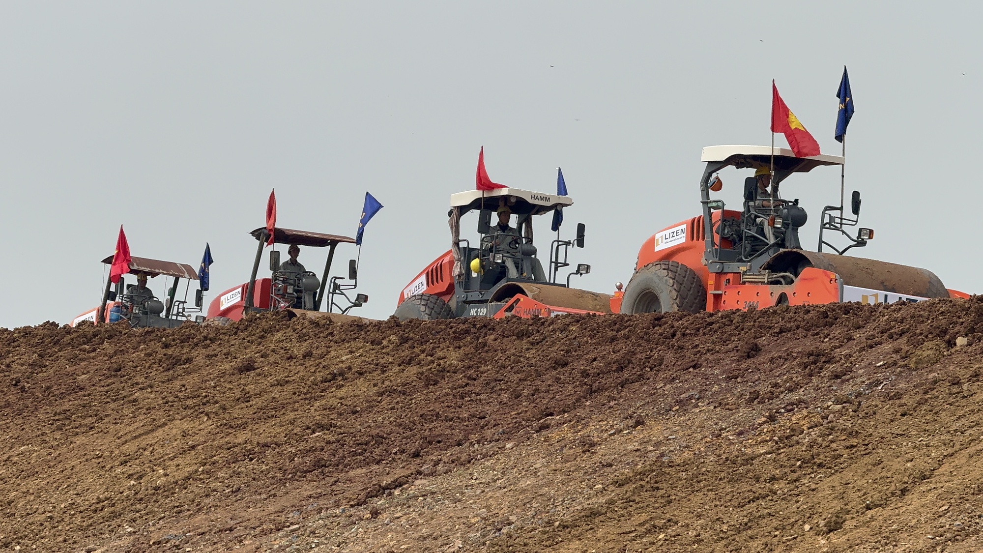 Thủ tướng y&ecirc;u cầu giao nhanh mặt bằng l&agrave;m cao tốc, Đồng Nai cam kết xong trước 15/10- Ảnh 2.