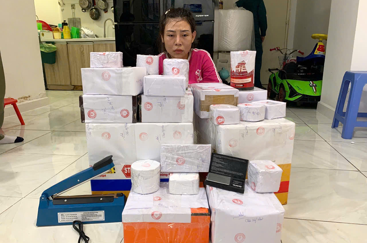 Truy n&atilde; đặc biệt &ocirc;ng tr&ugrave;m 23 tuổi cầm đầu đường d&acirc;y ma t&uacute;y, c&oacute; đồng phạm l&agrave; một nữ DJ - Ảnh 3.