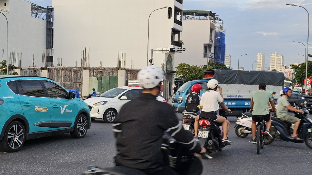 Kh&aacute;nh H&ograve;a: &Aacute;ch tắc, mất an to&agrave;n giao th&ocirc;ng tại n&uacute;t giao cửa ng&otilde; TP Nha Trang- Ảnh 2.