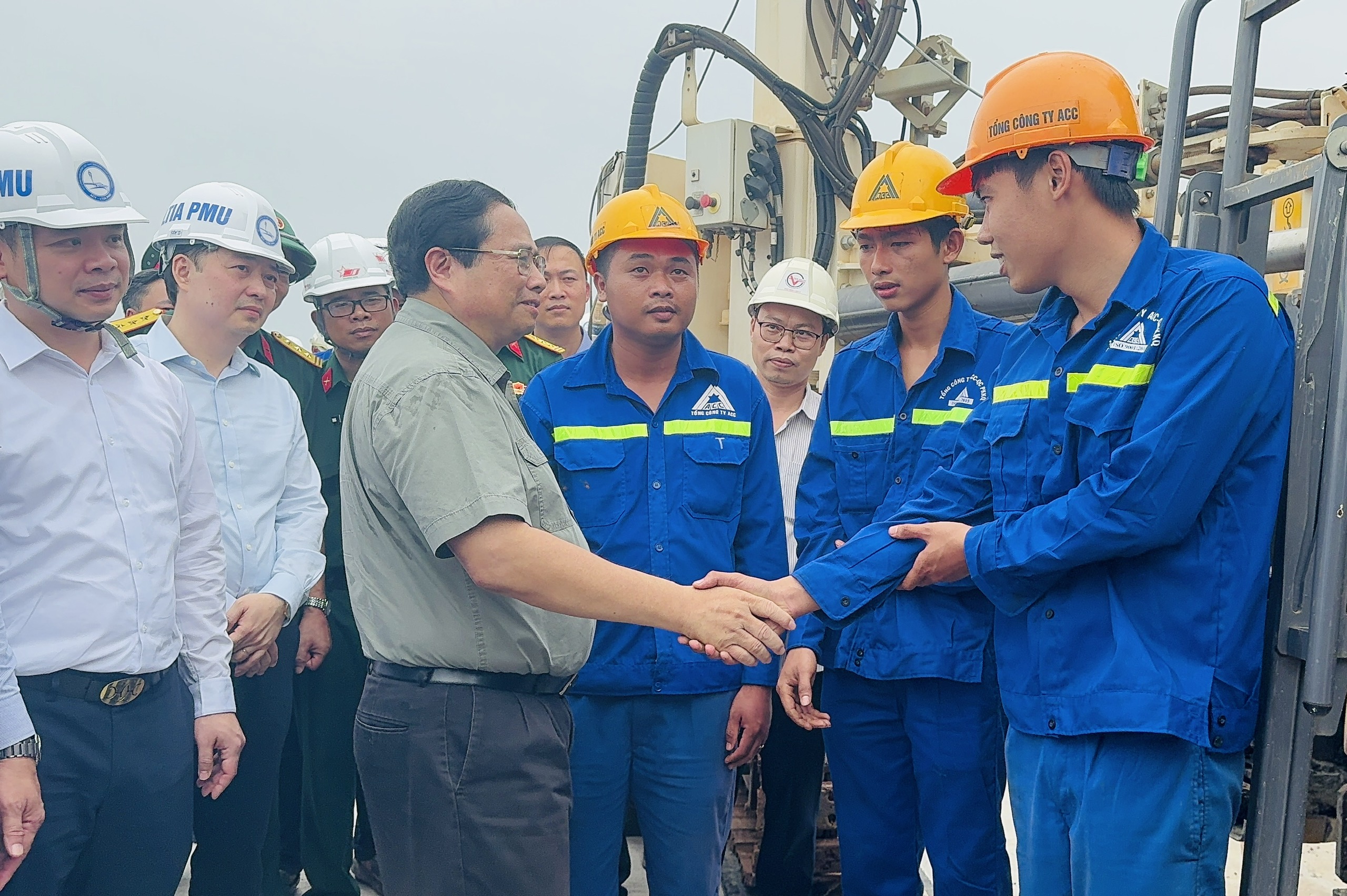 Thủ tướng: Nghi&ecirc;n cứu phương &aacute;n l&agrave;m t&agrave;u điện ngầm kết nối s&acirc;n bay Long Th&agrave;nh- Ảnh 7.