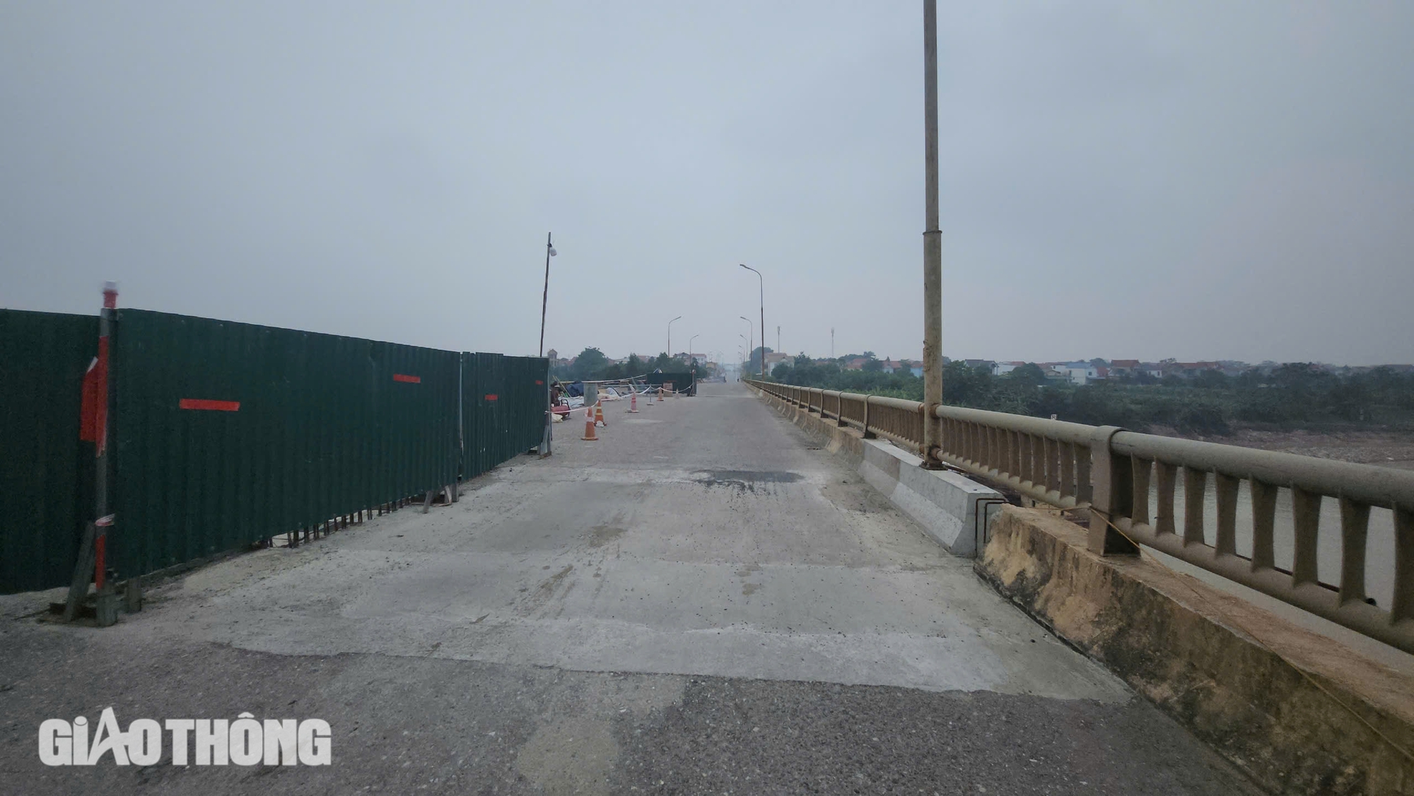 &Ocirc; t&ocirc; dưới 7 chỗ được ph&eacute;p lưu th&ocirc;ng qua cầu Trung H&agrave; từ 15h chiều nay- Ảnh 7.