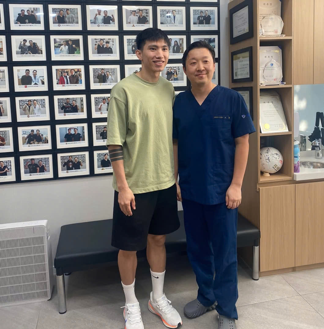 Hậu vệ tr&aacute;i xuất sắc nhất Việt Nam b&aacute;o tin k&eacute;m vui cho HLV Kim Sang-sik ở AFF Cup- Ảnh 1.