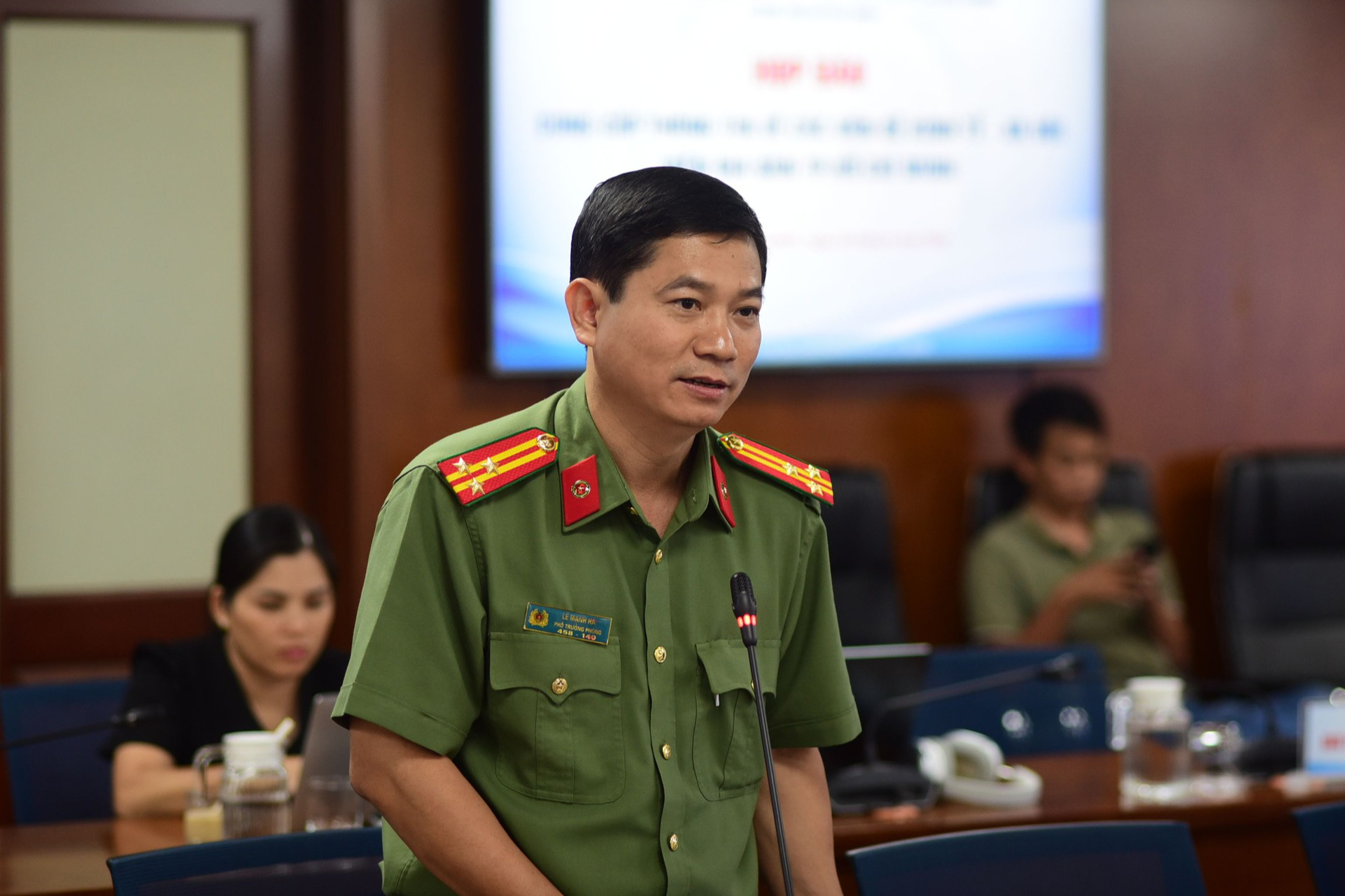 C&ocirc;ng an TP.HCM l&ecirc;n tiếng việc CSGT dừng xe đột ngột để kiểm tra nồng độ cồn- Ảnh 1.