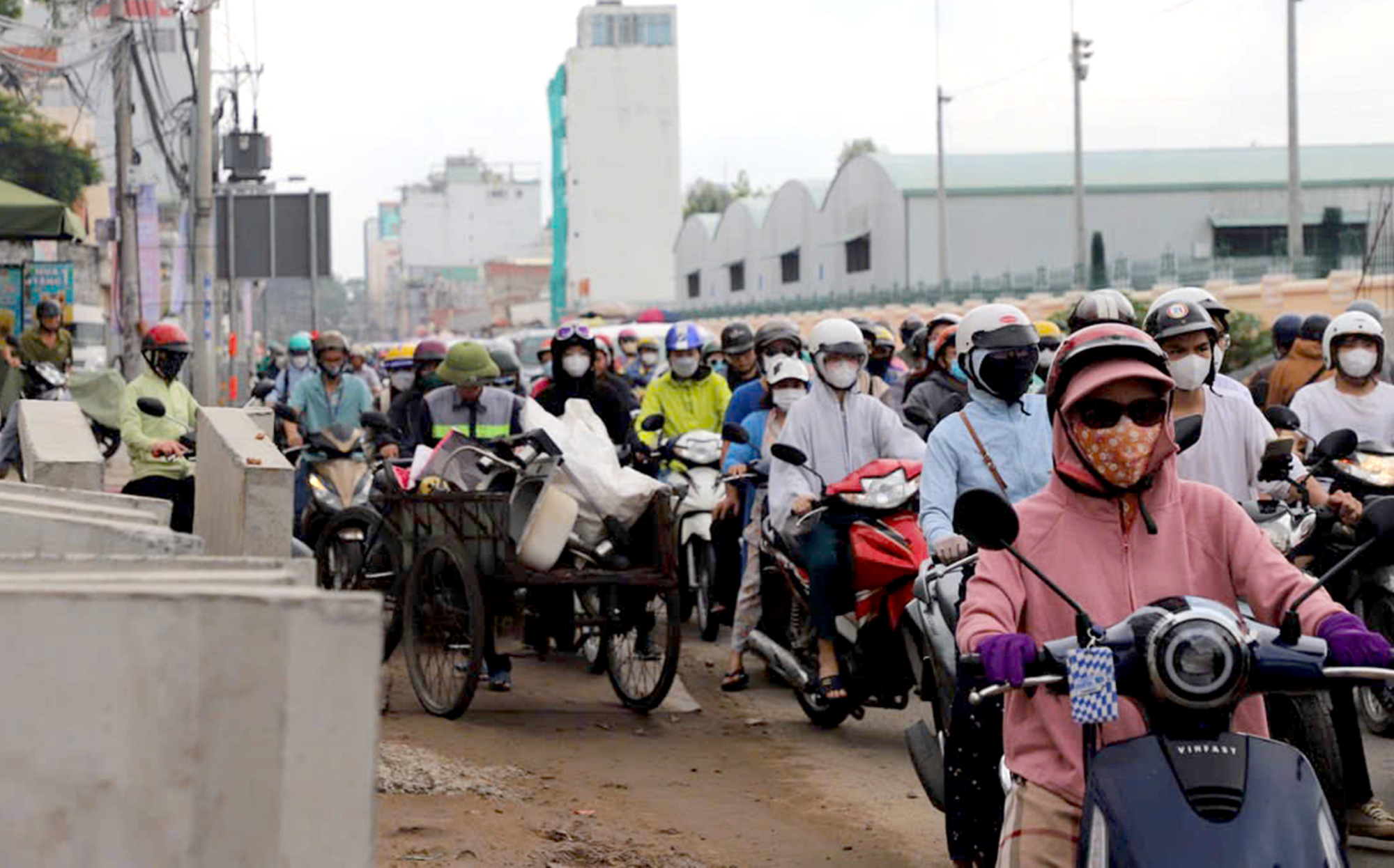 Loạt giải pháp hóa giải ùn tắc ở TP.HCM- Ảnh 1. Loạt giải pháp hóa giải ùn tắc ở TP.HCM- Ảnh 1.