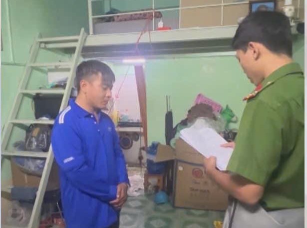 Bắt nhanh đối tượng li&ecirc;n tiếp g&acirc;y ra 2 vụ cướp giật t&agrave;i sản- Ảnh 2.