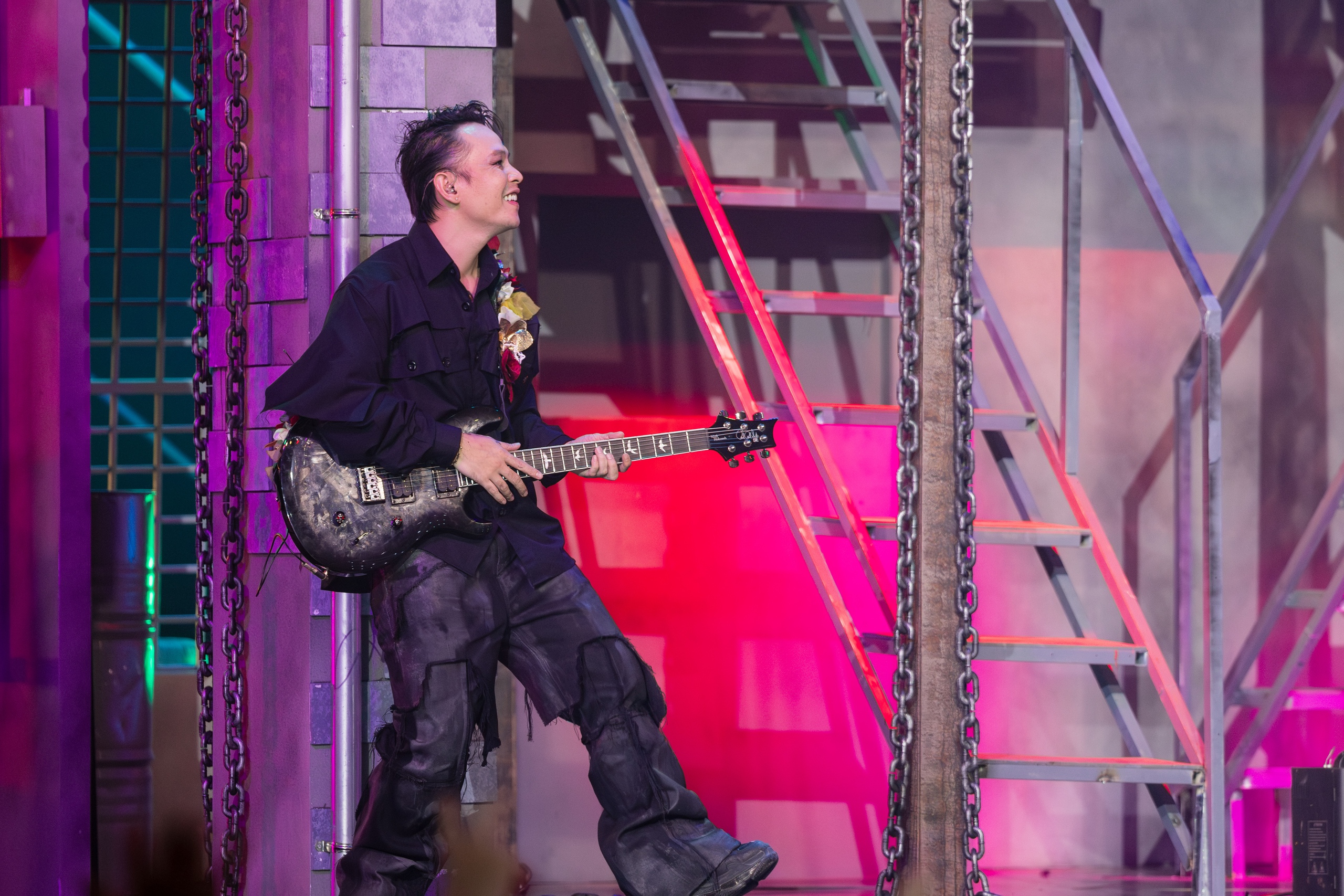 Cường Seven c&atilde;i Tuấn Hưng v&agrave; Bằng Kiều, anh t&agrave;i Trương Thế Vinh th&iacute;ch diễn với d&acirc;y tr&oacute;i- Ảnh 3.