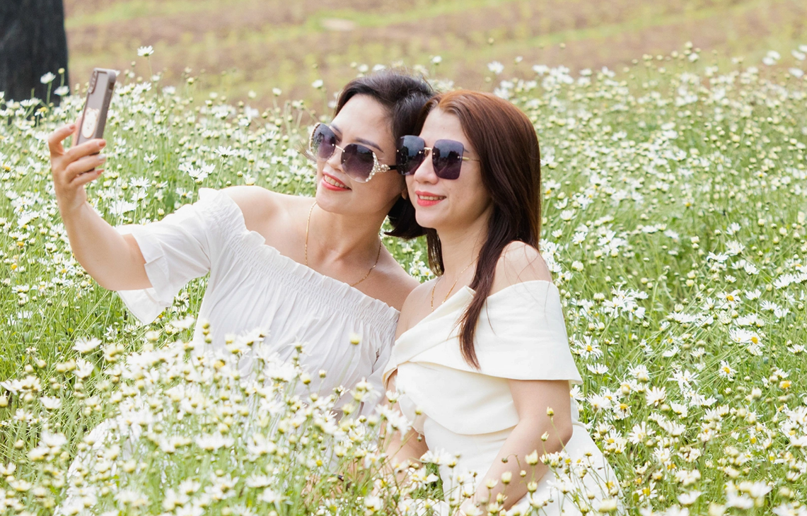 Mưa lũ hậu b&atilde;o Yagi khiến H&agrave; Nội mất m&ugrave;a c&uacute;c họa mi, người trồng hoa tay trắng- Ảnh 11.