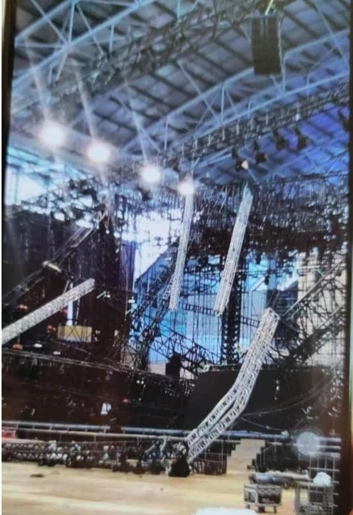 Sập s&acirc;n khấu Miss Cosmo 2024 tại TP.HCM, Ban Tổ chức n&oacute;i g&igrave;?- Ảnh 2.