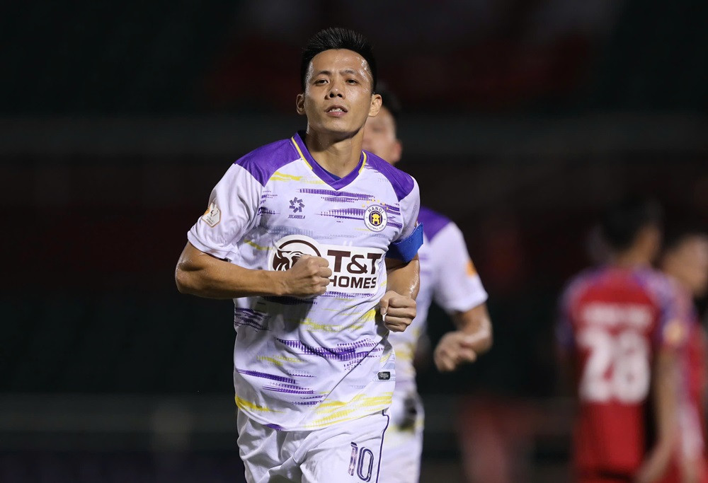 Ch&acirc;n s&uacute;t bị l&atilde;ng qu&ecirc;n ở tuyển Việt Nam đi v&agrave;o lịch sử V-League- Ảnh 1.