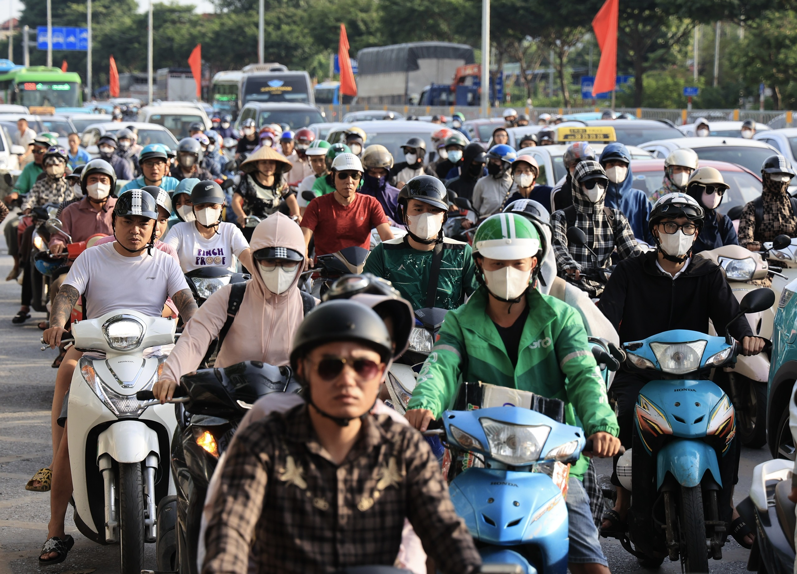 Cửa ng&otilde; Thủ đ&ocirc; &ugrave;n tắc k&eacute;o d&agrave;i chiều cuối nghỉ lễ 2/9- Ảnh 7.