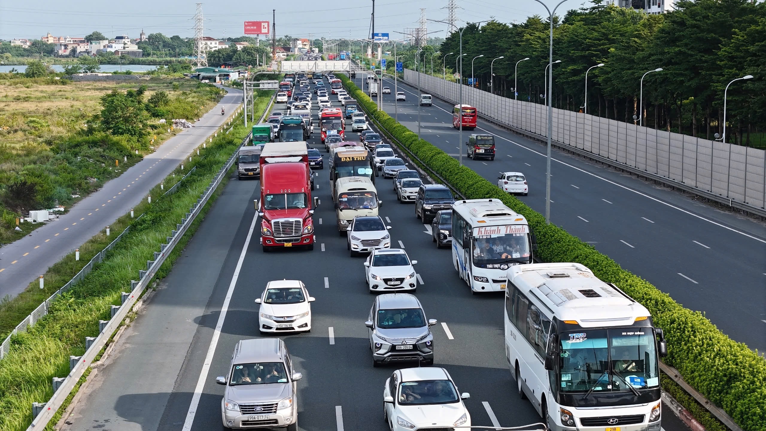 Cửa ng&otilde; Thủ đ&ocirc; &ugrave;n tắc k&eacute;o d&agrave;i chiều cuối nghỉ lễ 2/9- Ảnh 2.