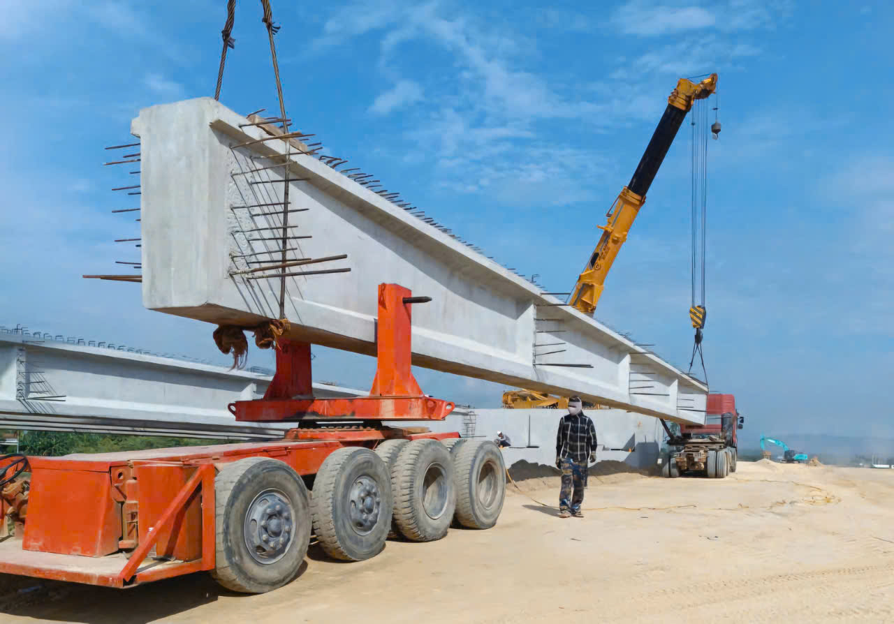 Hơn 4.000 c&ocirc;ng nh&acirc;n, kỹ sư chạy đua tiến độ tr&ecirc;n cao tốc 20 ngh&igrave;n tỷ dịp 2/9- Ảnh 9.