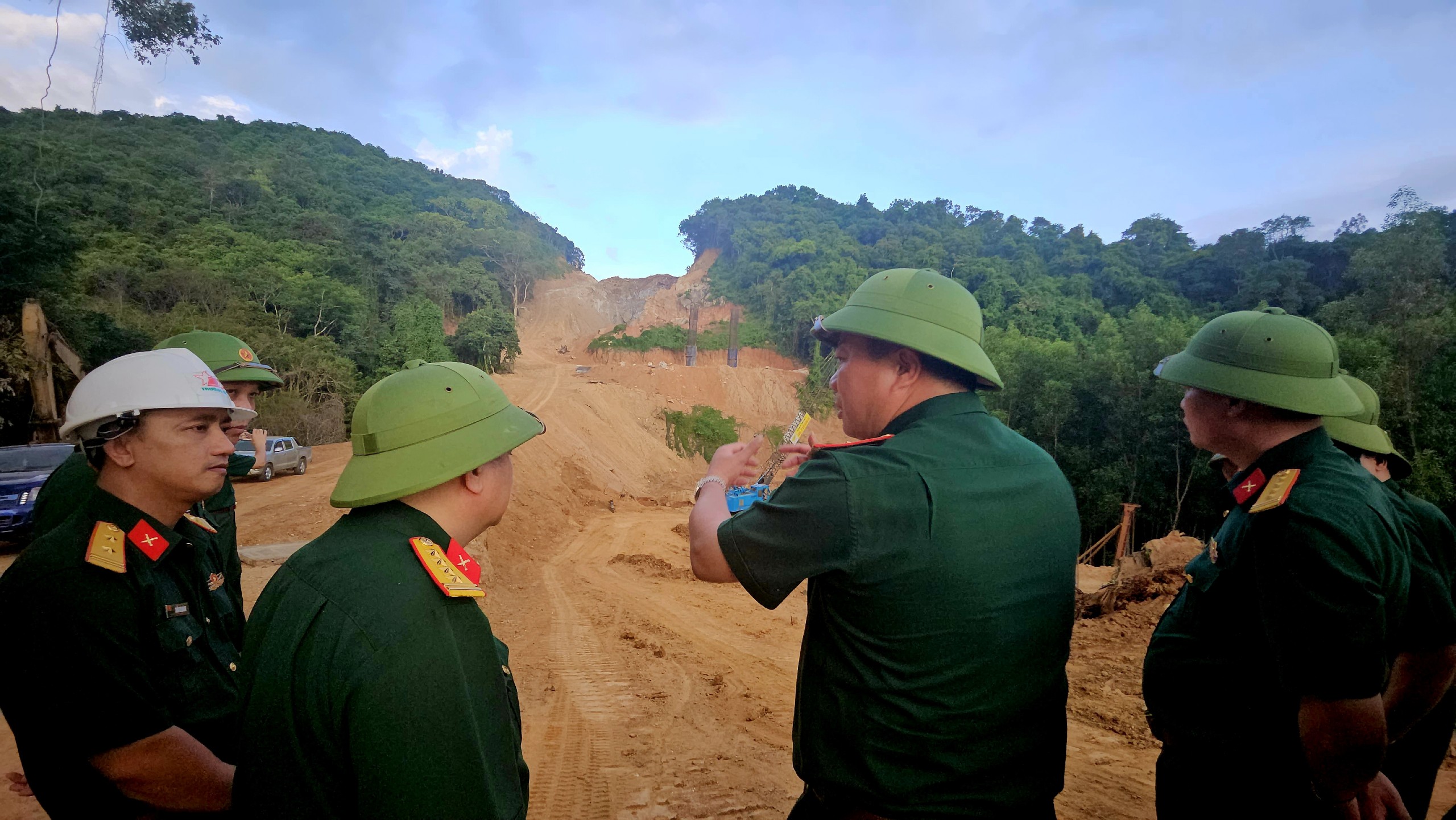 Hai cầu lớn trên cao tốc nối Bình Định - Phú Yên dần thành hình- Ảnh 11. Hai cầu lớn trên cao tốc nối Bình Định - Phú Yên dần thành hình- Ảnh 11.