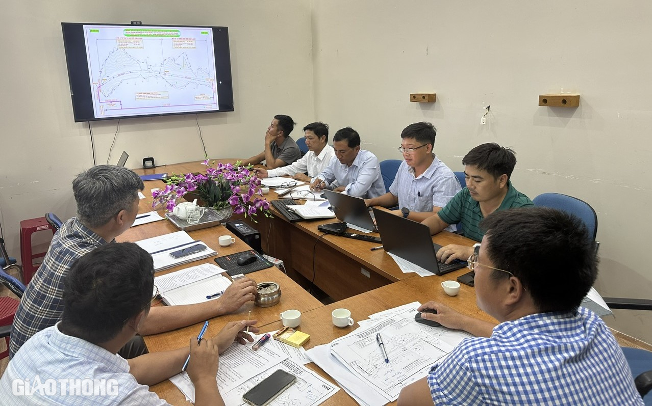 Hai cầu lớn trên cao tốc nối Bình Định - Phú Yên dần thành hình- Ảnh 10. Hai cầu lớn trên cao tốc nối Bình Định - Phú Yên dần thành hình- Ảnh 10.