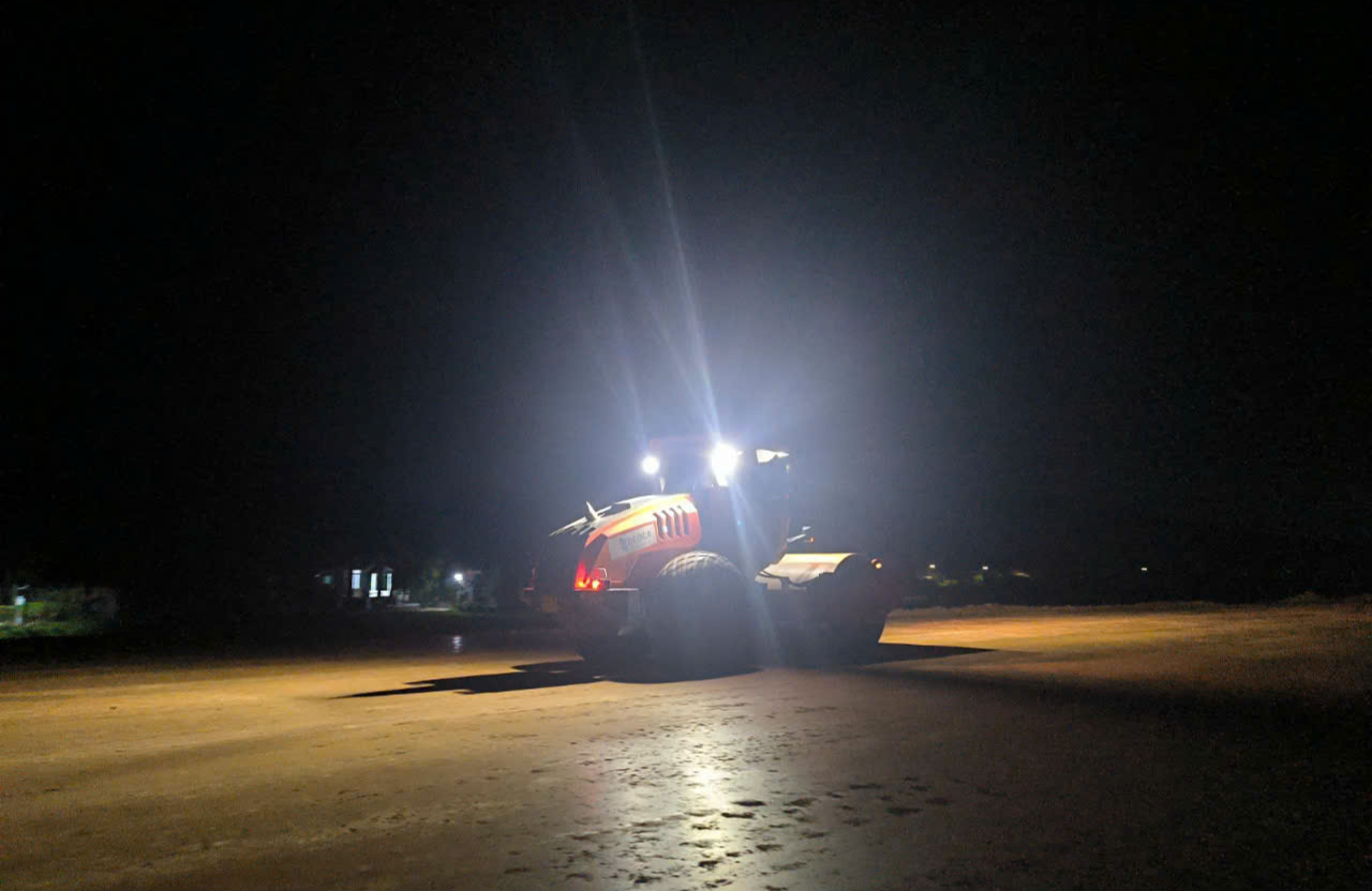 Hơn 4.000 c&ocirc;ng nh&acirc;n, kỹ sư chạy đua tiến độ tr&ecirc;n cao tốc 20 ngh&igrave;n tỷ dịp 2/9- Ảnh 11.