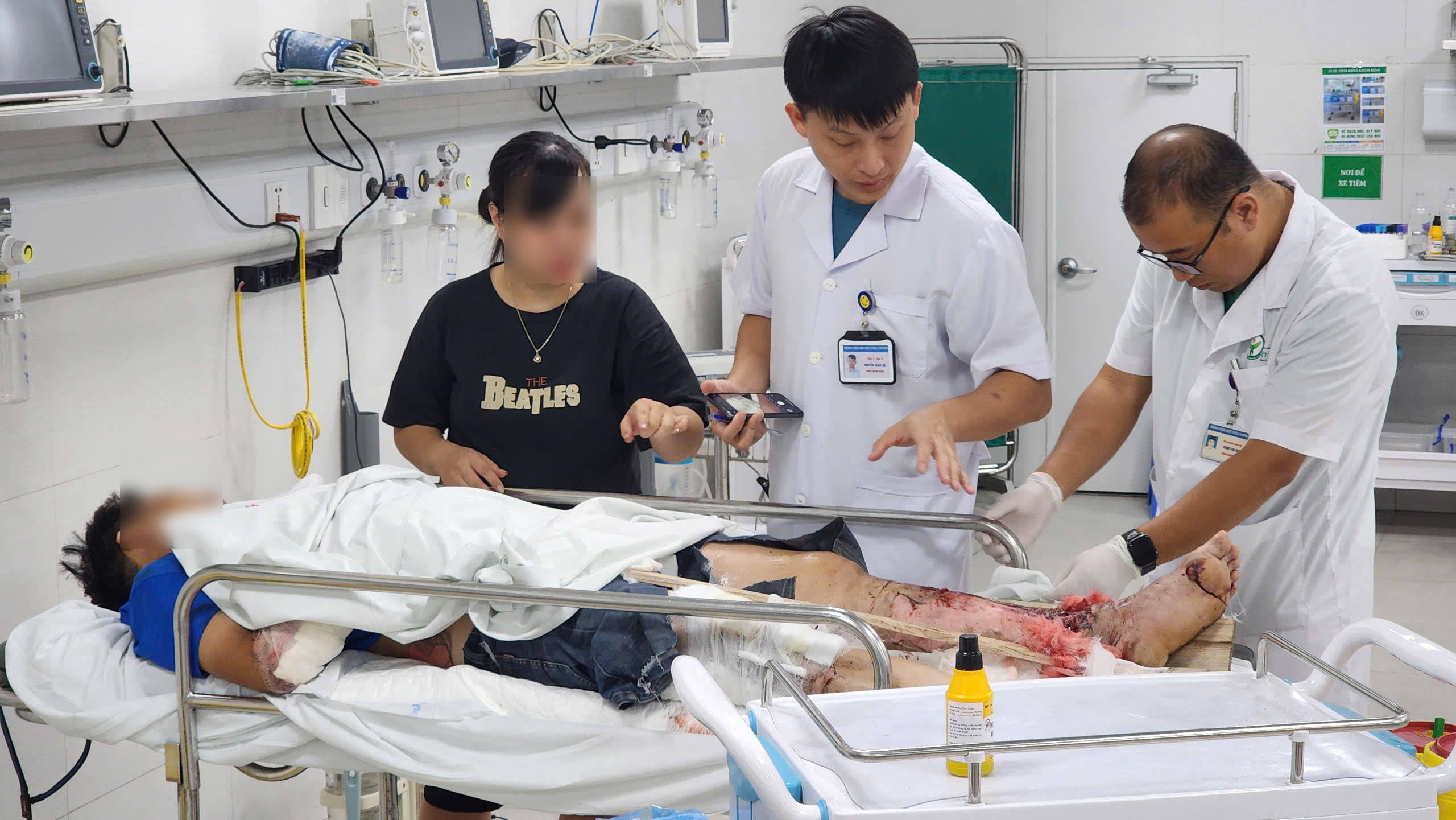 Sau li&ecirc;n hoan dịp lễ, nhiều người mở mắt thấy m&igrave;nh trong bệnh viện- Ảnh 4.