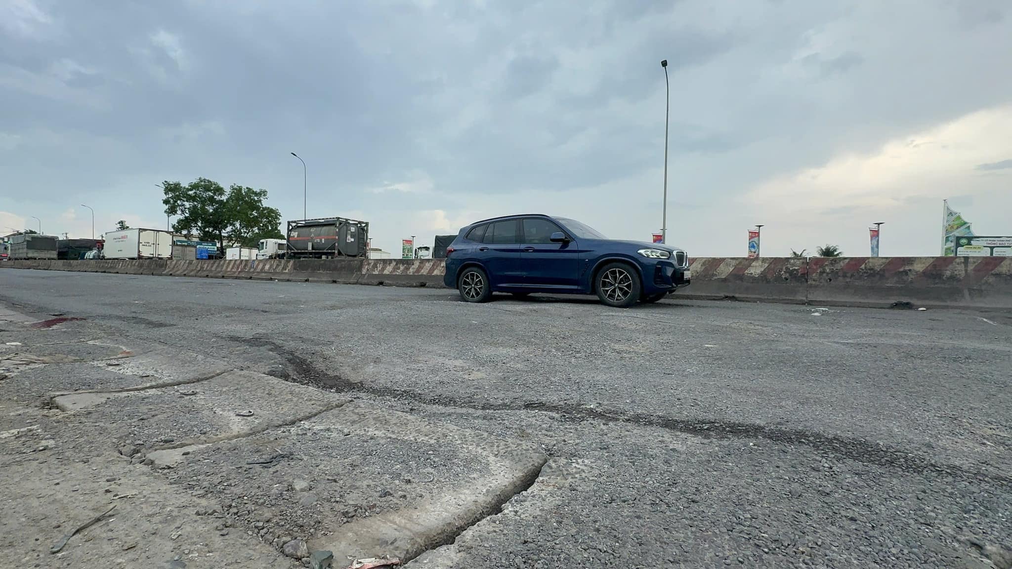 Đồng Nai kiến nghị khẩn trương sửa chữa QL51 đang hư hỏng nặng- Ảnh 1. Đồng Nai kiến nghị khẩn trương sửa chữa QL51 đang hư hỏng nặng- Ảnh 1.