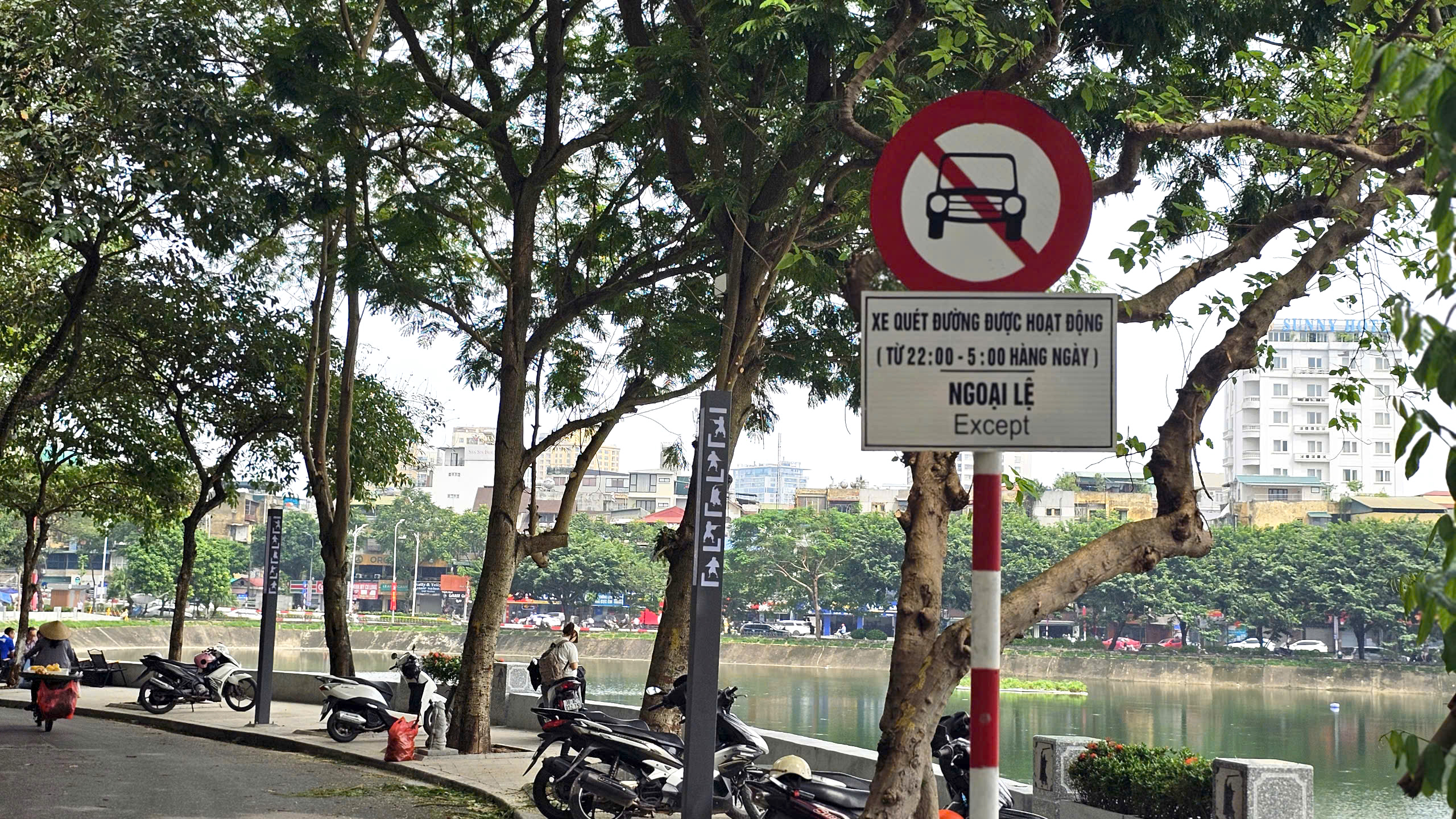 Dấu t&iacute;ch Giảng V&otilde; trường tại phố đi bộ thứ 7 ở H&agrave; Nội- Ảnh 10.