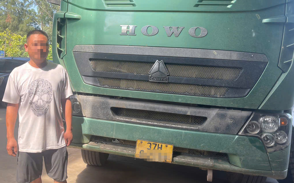 Xử l&yacute; t&agrave;i xế xe đầu k&eacute;o đi sai l&agrave;n, vượt đ&egrave;n đỏ su&yacute;t g&acirc;y tai nạn- Ảnh 2.