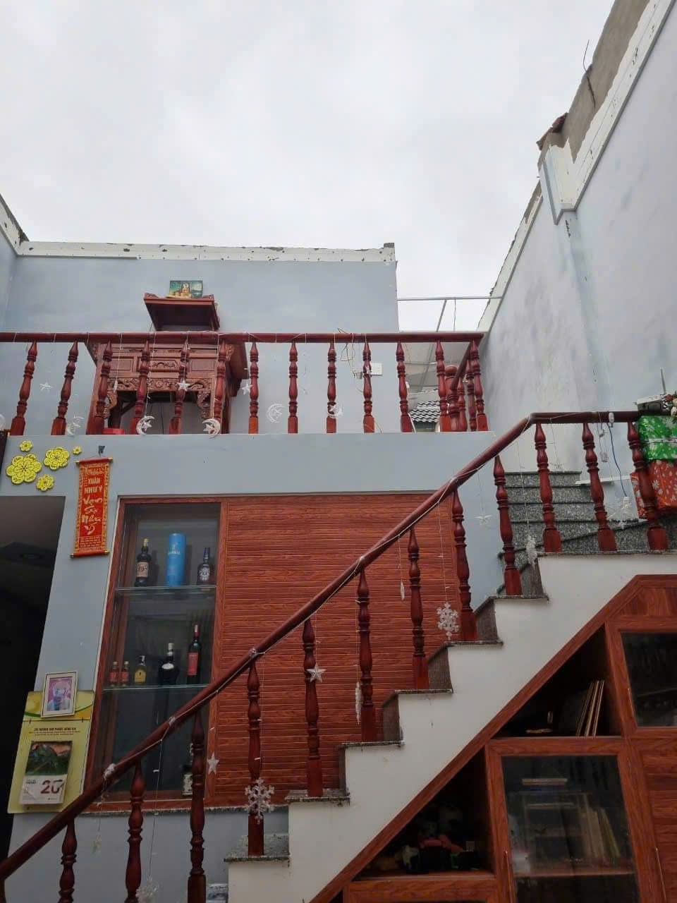 Mưa k&egrave;m gi&oacute; lốc l&agrave;m nh&agrave; tốc m&aacute;i, đổ trụ điện ở Đồng Nai- Ảnh 8.