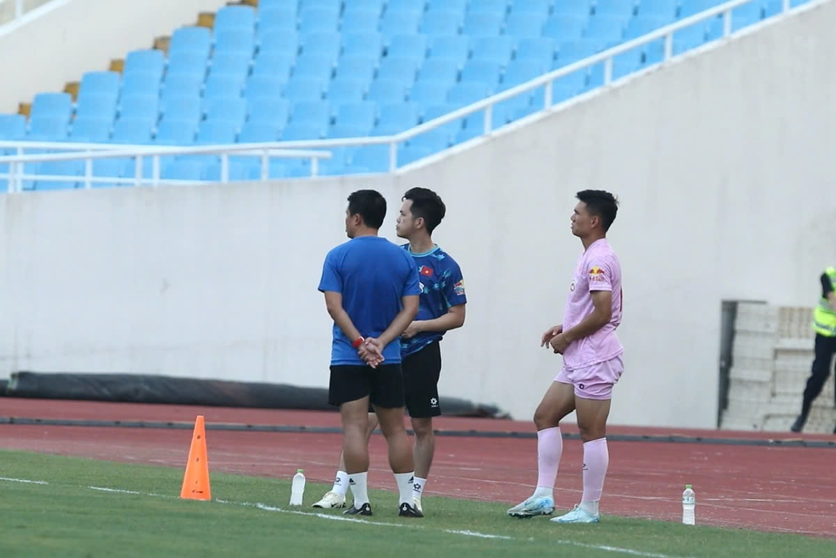 HLV Kim Sang-sik nhận th&ecirc;m tin k&eacute;m vui trước ng&agrave;y đấu tuyển Nga- Ảnh 1.