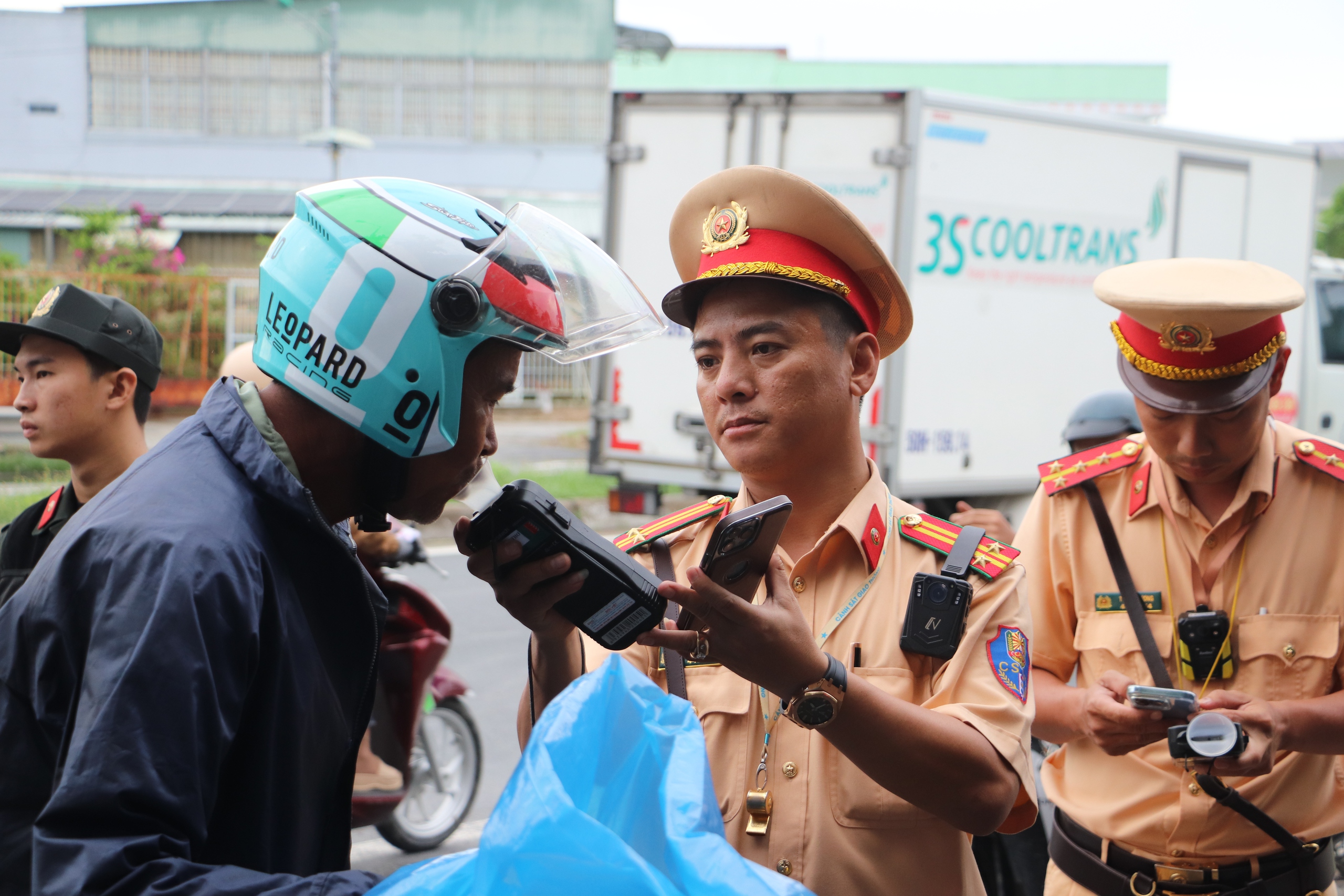 Tai nạn giao th&ocirc;ng ở Hậu Giang, Cần Thơ giảm trong 4 ng&agrave;y nghỉ lễ- Ảnh 1.