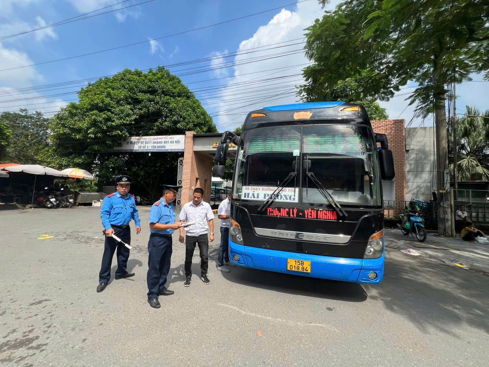 Thanh tra GTVT Hà Nội xử phạt 16 trường hợp vi phạm dịp nghỉ lễ 2/9- Ảnh 1. Thanh tra GTVT Hà Nội xử phạt 16 trường hợp vi phạm dịp nghỉ lễ 2/9- Ảnh 1.