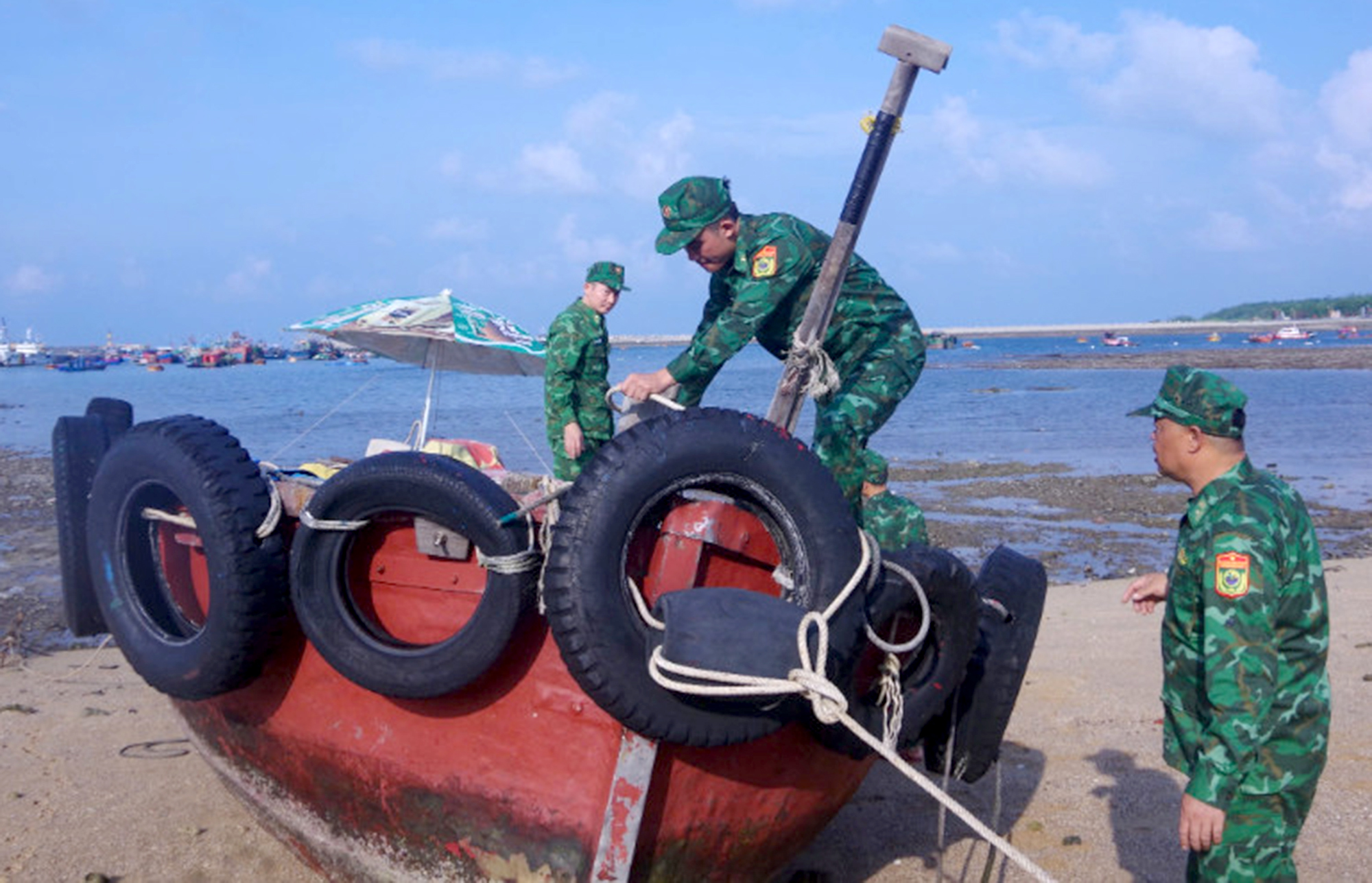 Cảnh gi&aacute;c với si&ecirc;u b&atilde;o kh&ocirc;ng bao giờ thừa- Ảnh 1.