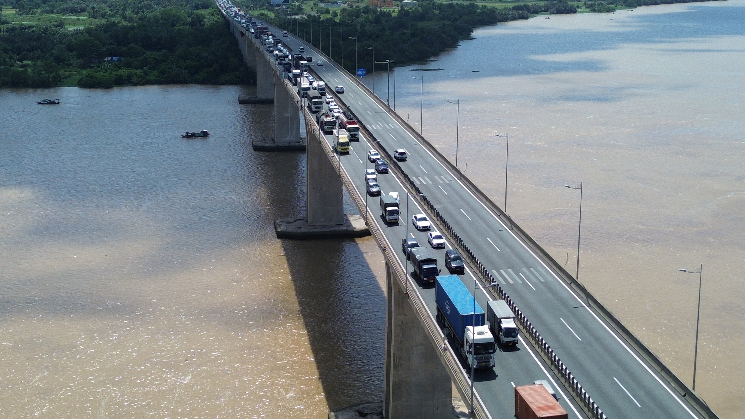 Sửa cầu Long Thành: Ô tô xếp hàng dài, tài xế cần tìm hiểu để lựa chọn lộ trình phù hợp- Ảnh 3. Sửa cầu Long Thành: Ô tô xếp hàng dài, tài xế cần tìm hiểu để lựa chọn lộ trình phù hợp- Ảnh 3.
