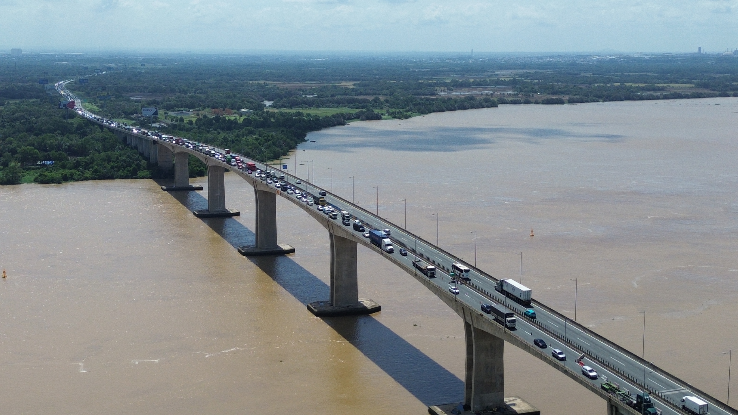 Sửa cầu Long Thành: Ô tô xếp hàng dài, tài xế cần tìm hiểu để lựa chọn lộ trình phù hợp- Ảnh 5. Sửa cầu Long Thành: Ô tô xếp hàng dài, tài xế cần tìm hiểu để lựa chọn lộ trình phù hợp- Ảnh 5.
