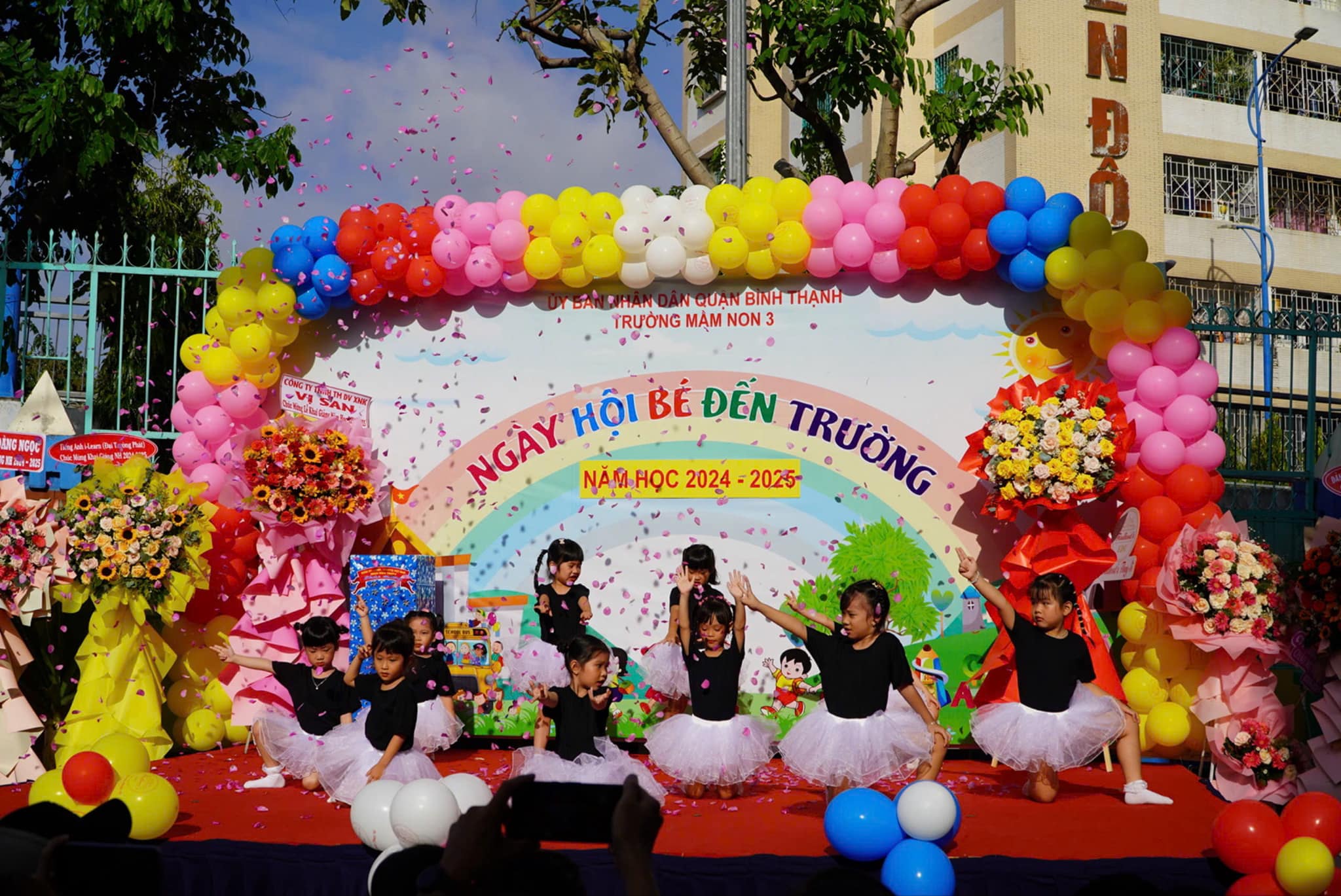 Khai giảng năm học mới tại TP.HCM: Đổi mới cơ sở vật chất, n&acirc;ng cao chất lượng dạy v&agrave; học- Ảnh 1.