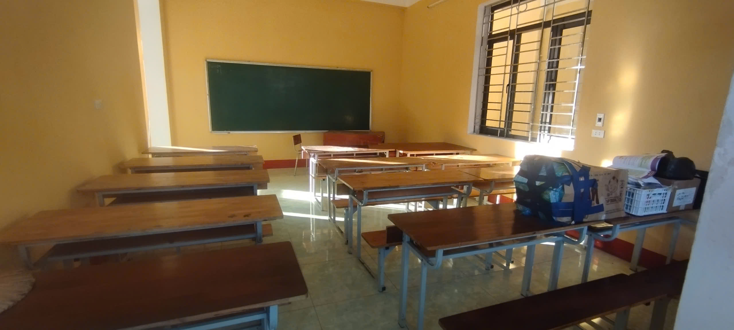 Học sinh v&ugrave;ng lũ T&acirc;y Bắc n&ocirc; nức ch&agrave;o đ&oacute;n năm học mới- Ảnh 11.