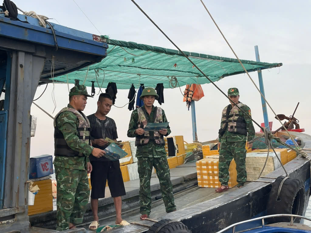 Ứng ph&oacute; b&atilde;o số 3: Quảng Ninh, Nam Định cấm biển từ 11h ng&agrave;y 6/9- Ảnh 1.
