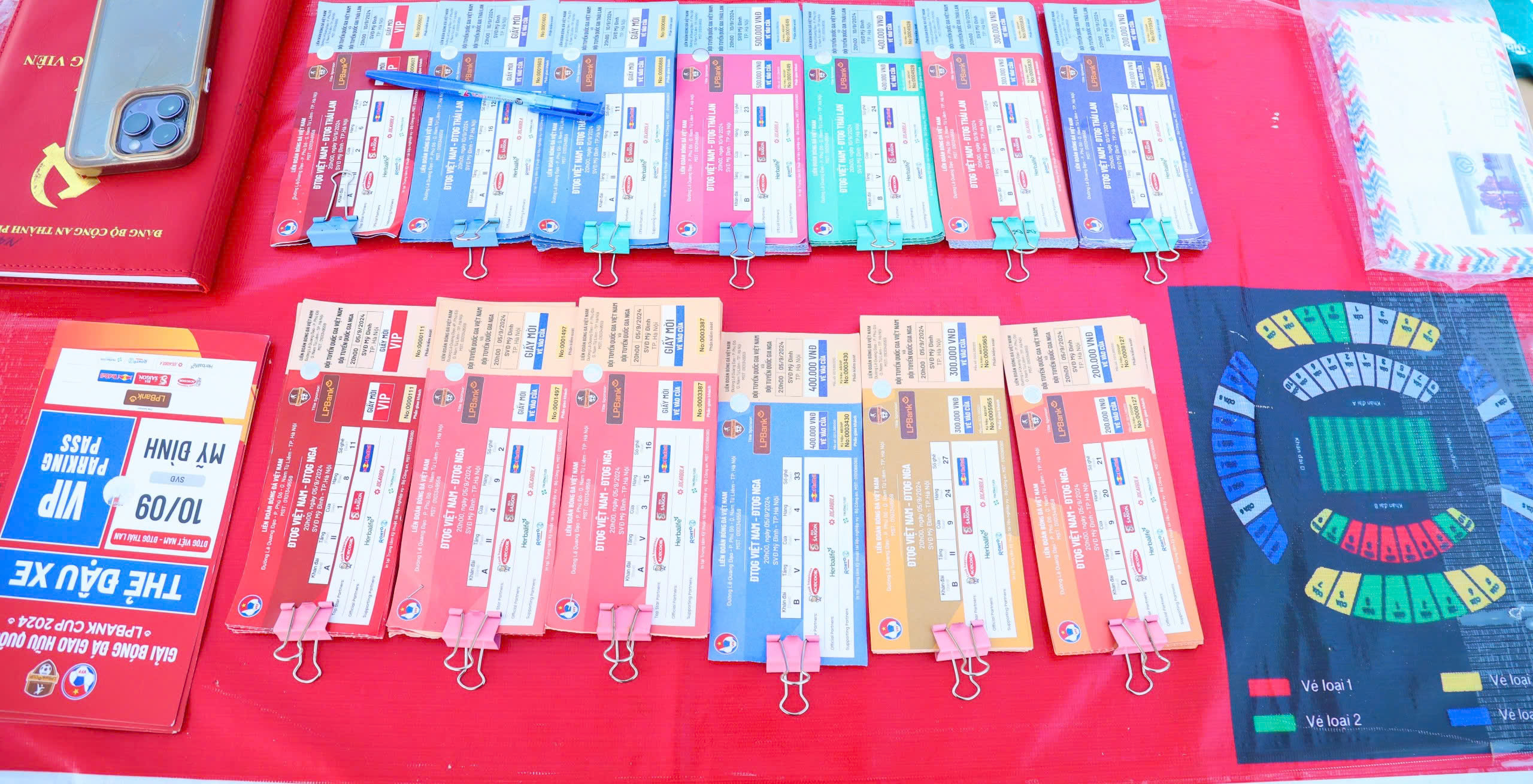 V&eacute; xem tuyển Việt Nam gặp Nga v&agrave; Th&aacute;i Lan k&eacute;m nhiệt- Ảnh 2.