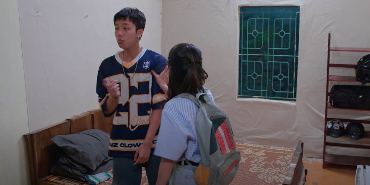 Đi giữa trời rực rỡ tập 28: Vừa bắt đầu kinh doanh, Chải đ&atilde; gặp ngay đại ca giang hồ- Ảnh 1.