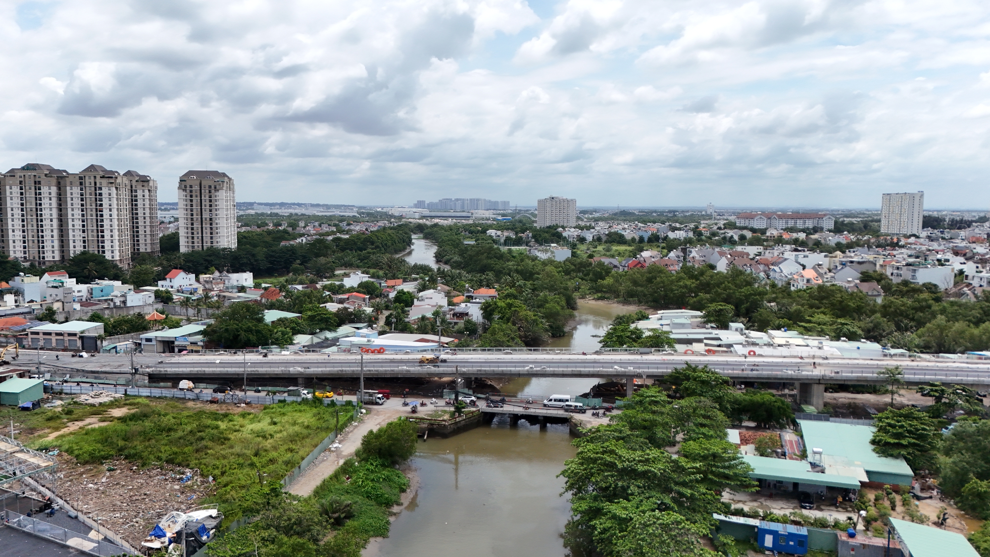 Cầu Nam L&yacute; sắp th&ocirc;ng xe sau gần 8 năm d&acirc;n mỏi m&ograve;n chờ đợi- Ảnh 1.