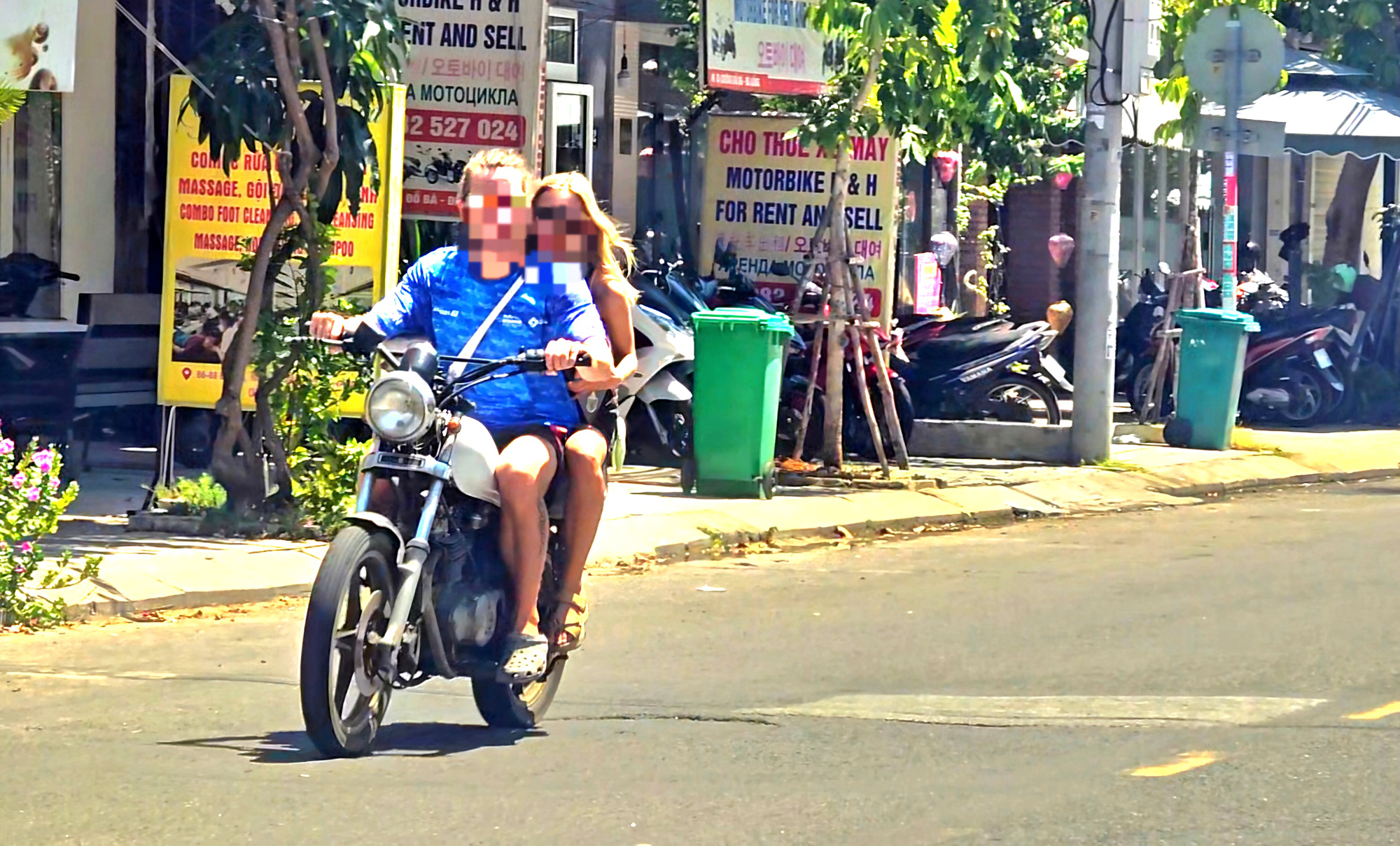 Đà Nẵng: Thả nổi dịch vụ cho người nước ngoài thuê xe máy- Ảnh 1. Đà Nẵng: Thả nổi dịch vụ cho người nước ngoài thuê xe máy- Ảnh 1.