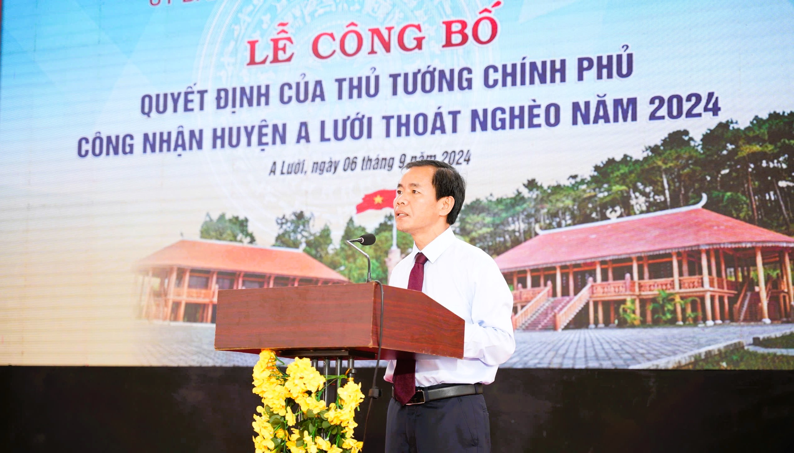 Thừa Thi&ecirc;n Huế: C&ocirc;ng bố quyết định c&ocirc;ng nhận huyện A Lưới tho&aacute;t ngh&egrave;o- Ảnh 2.