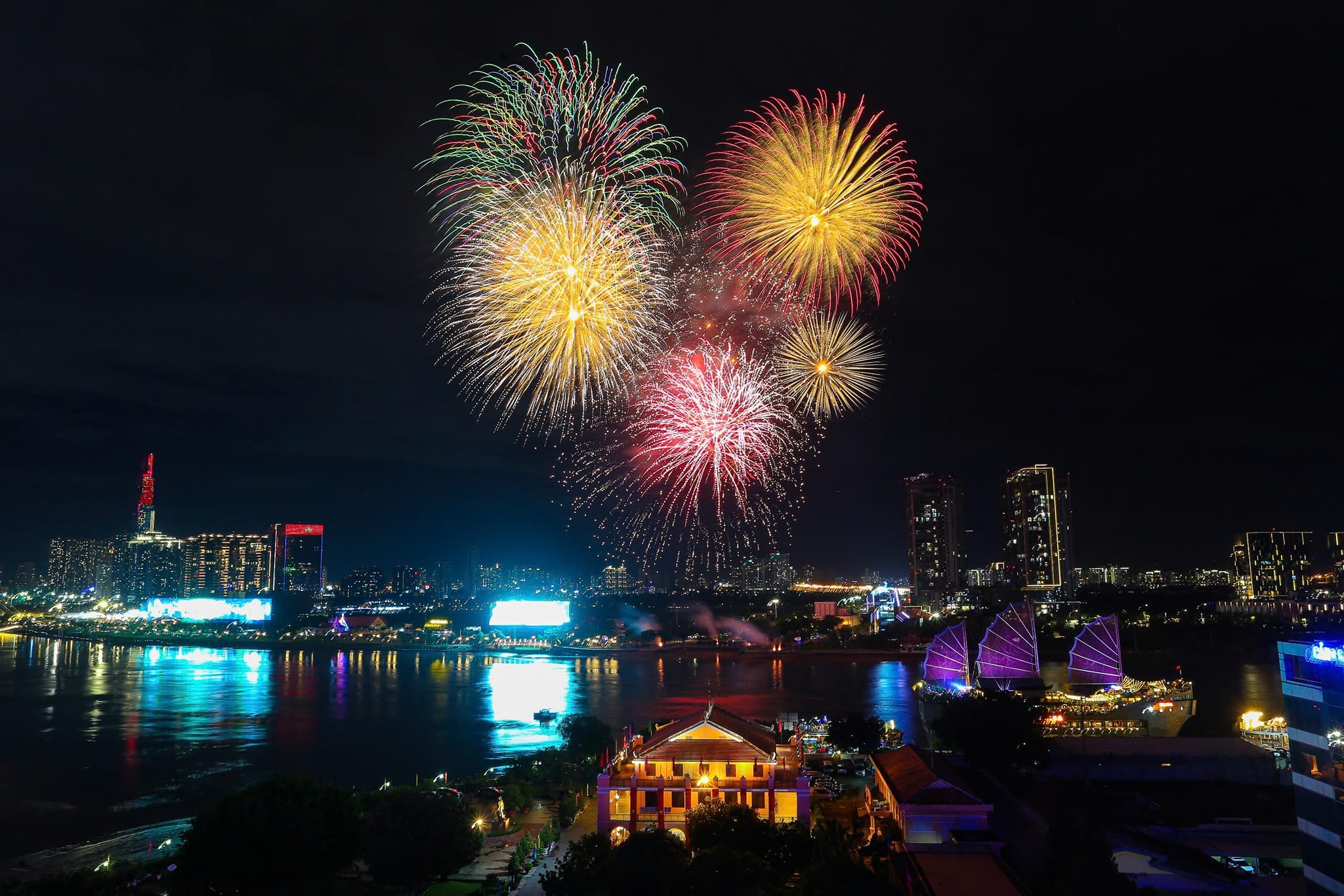 TP.HCM bắn ph&aacute;o hoa dịp 30/4 ở những điểm n&agrave;o?- Ảnh 1.