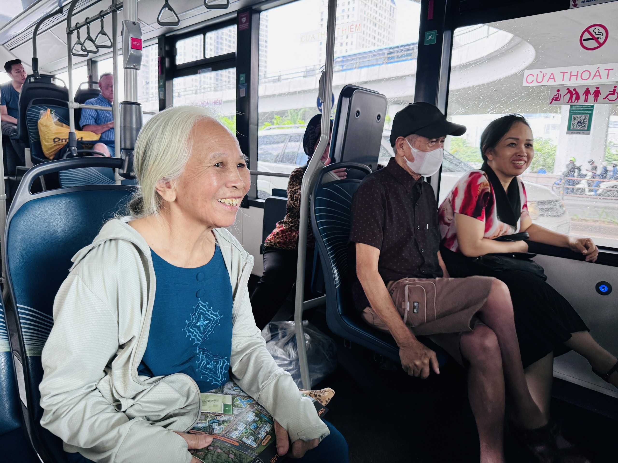 TP.HCM: Cao điểm vận tải c&ocirc;ng cộng 20 ng&agrave;y phục vụ Tết v&agrave; lễ hội xu&acirc;n B&iacute;nh Ngọ- Ảnh 2.