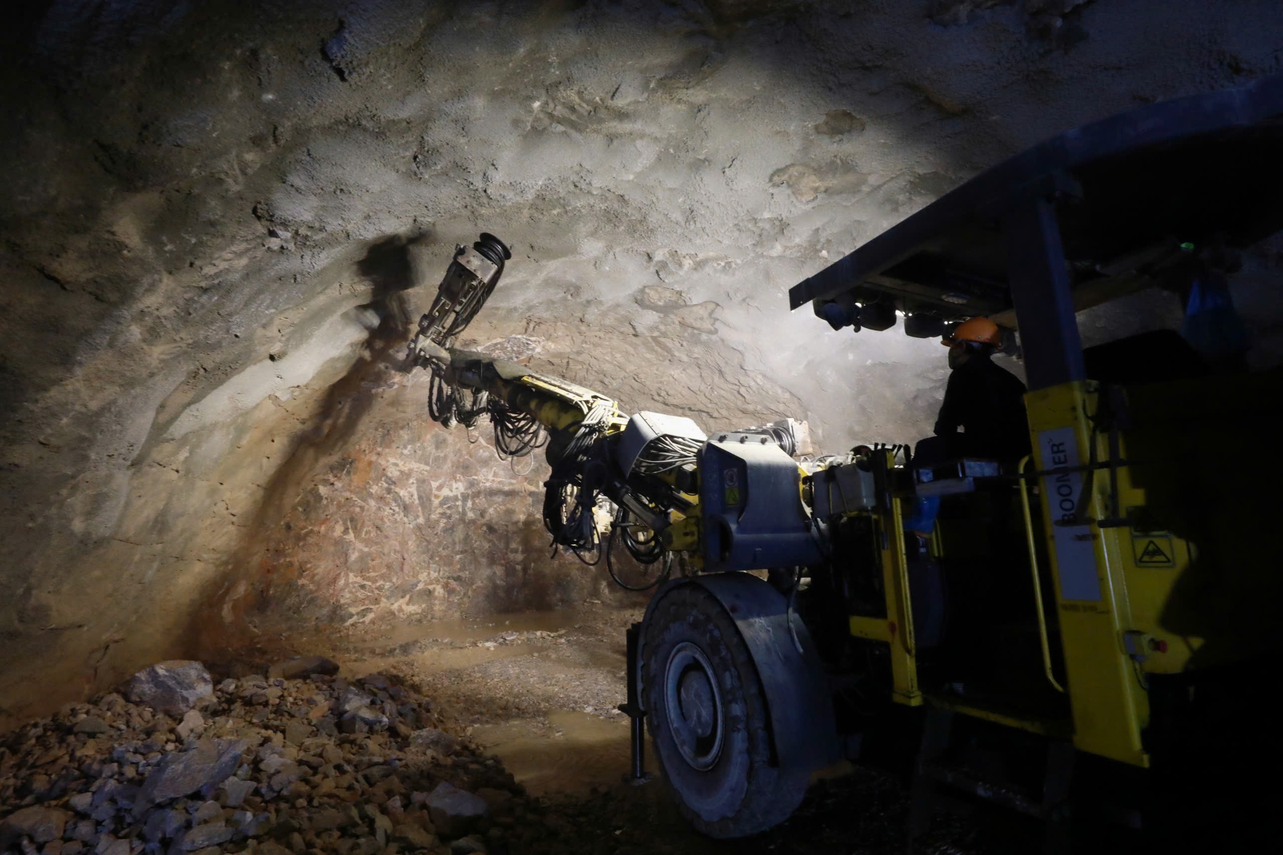 Vượt thời tiết bất lợi, tăng tốc đào hầm xuyên núi lớn nhất cao tốc Đồng Đăng - Trà Lĩnh- Ảnh 1. Vượt thời tiết bất lợi, tăng tốc đào hầm xuyên núi lớn nhất cao tốc Đồng Đăng - Trà Lĩnh- Ảnh 1.